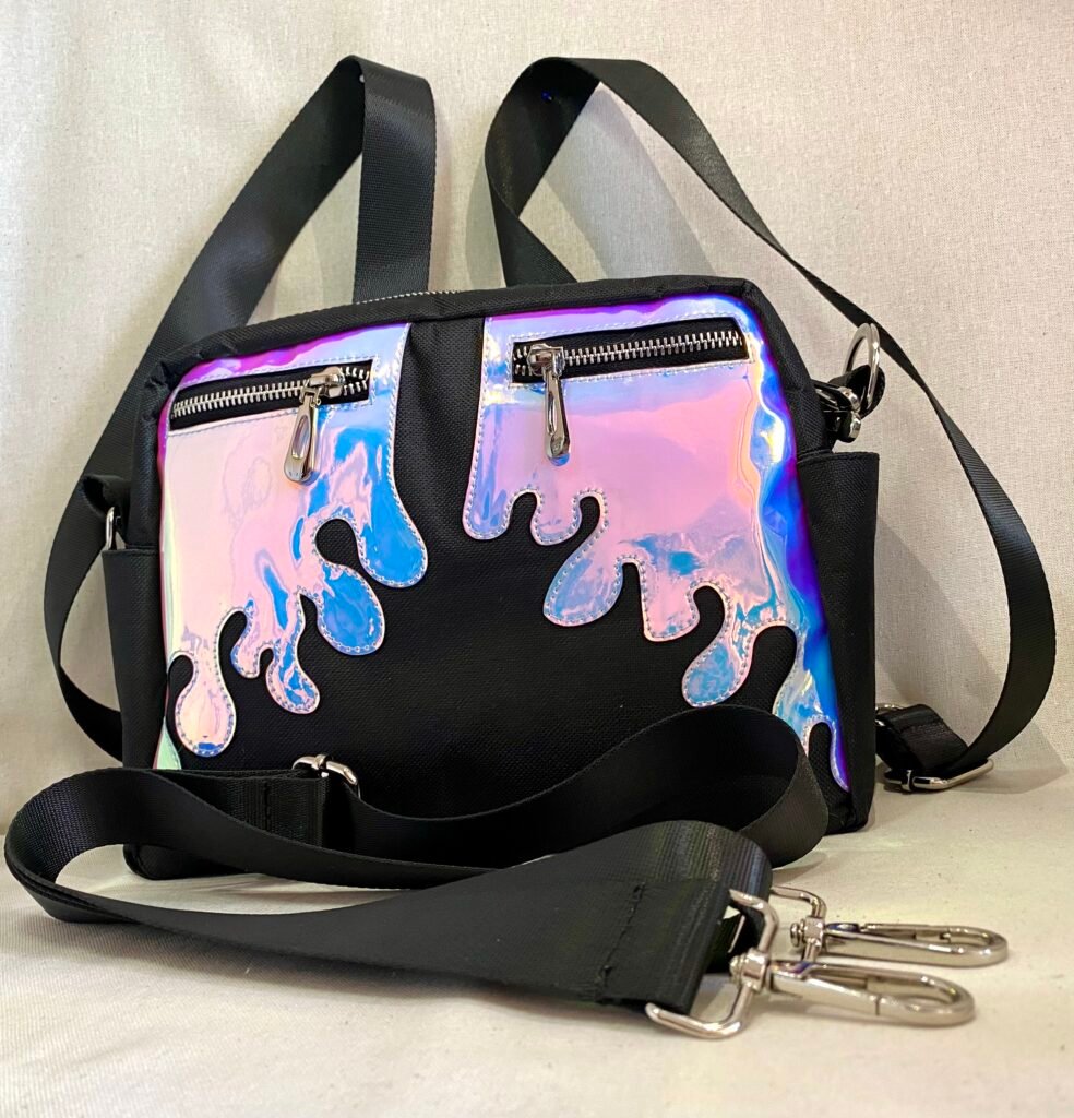 Bolso iridiscente del proyecto Super Mamá