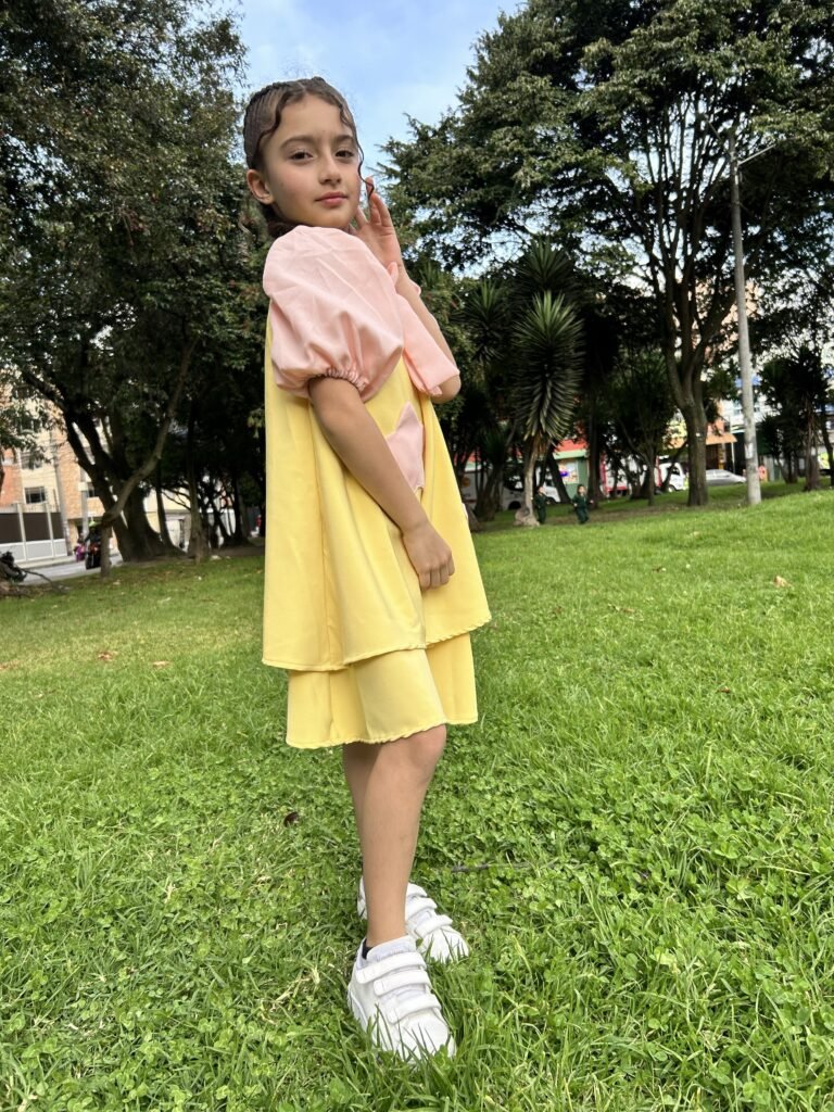 Conjunto infantil amarillo del proyecto Peque como peque
